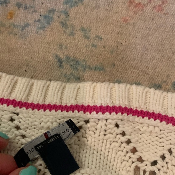 White Tommy Hilfiger Sweater size large - Picture 3 of 5